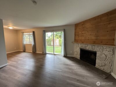 7322 NE 142nd Place #B, Kirkland, WA 98034