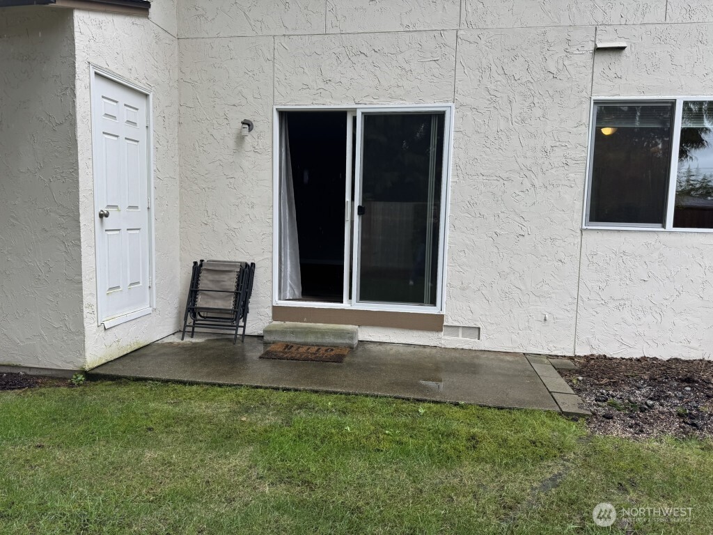 7322 NE 142nd Place #B, Kirkland, WA 98034