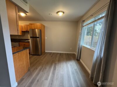 7322 NE 142nd Place #B, Kirkland, WA 98034 - Photo 4