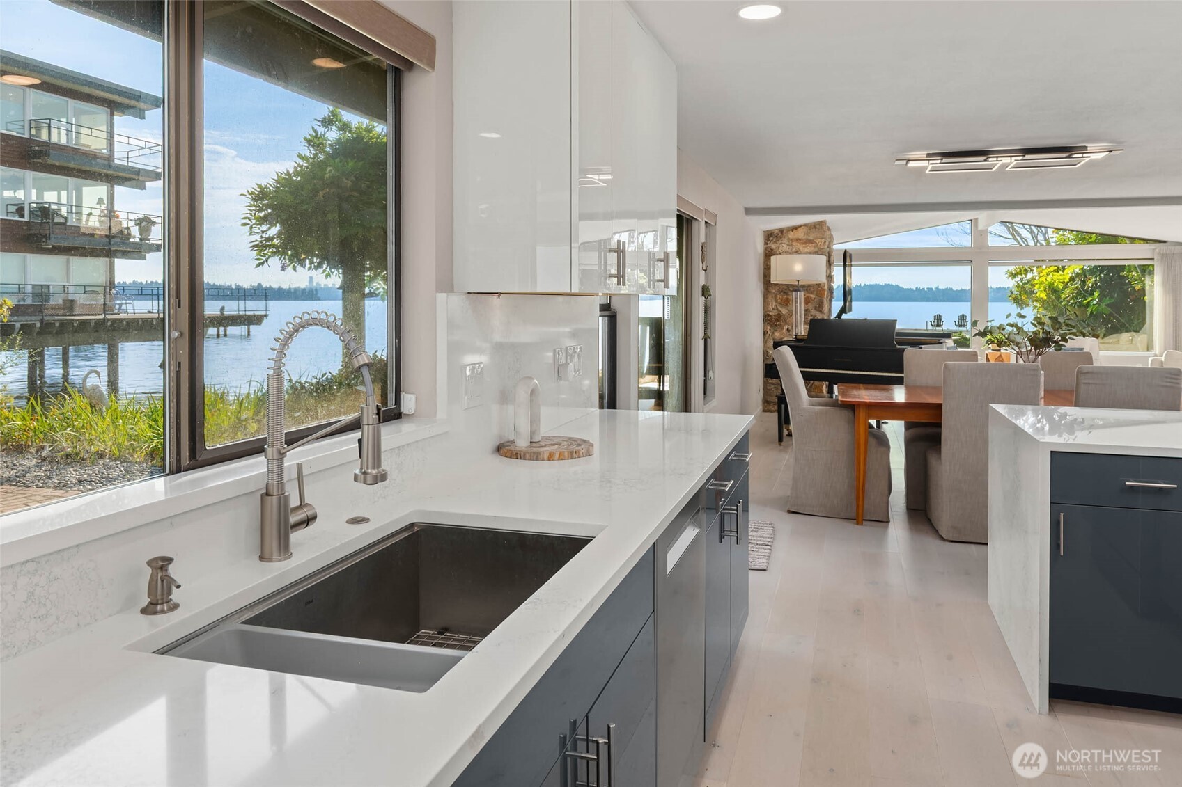 6209 Lake Washington Blvd NE, Kirkland, WA 98033