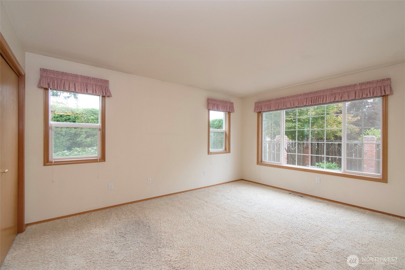 290 Foursome Drive , Sequim, WA 98382