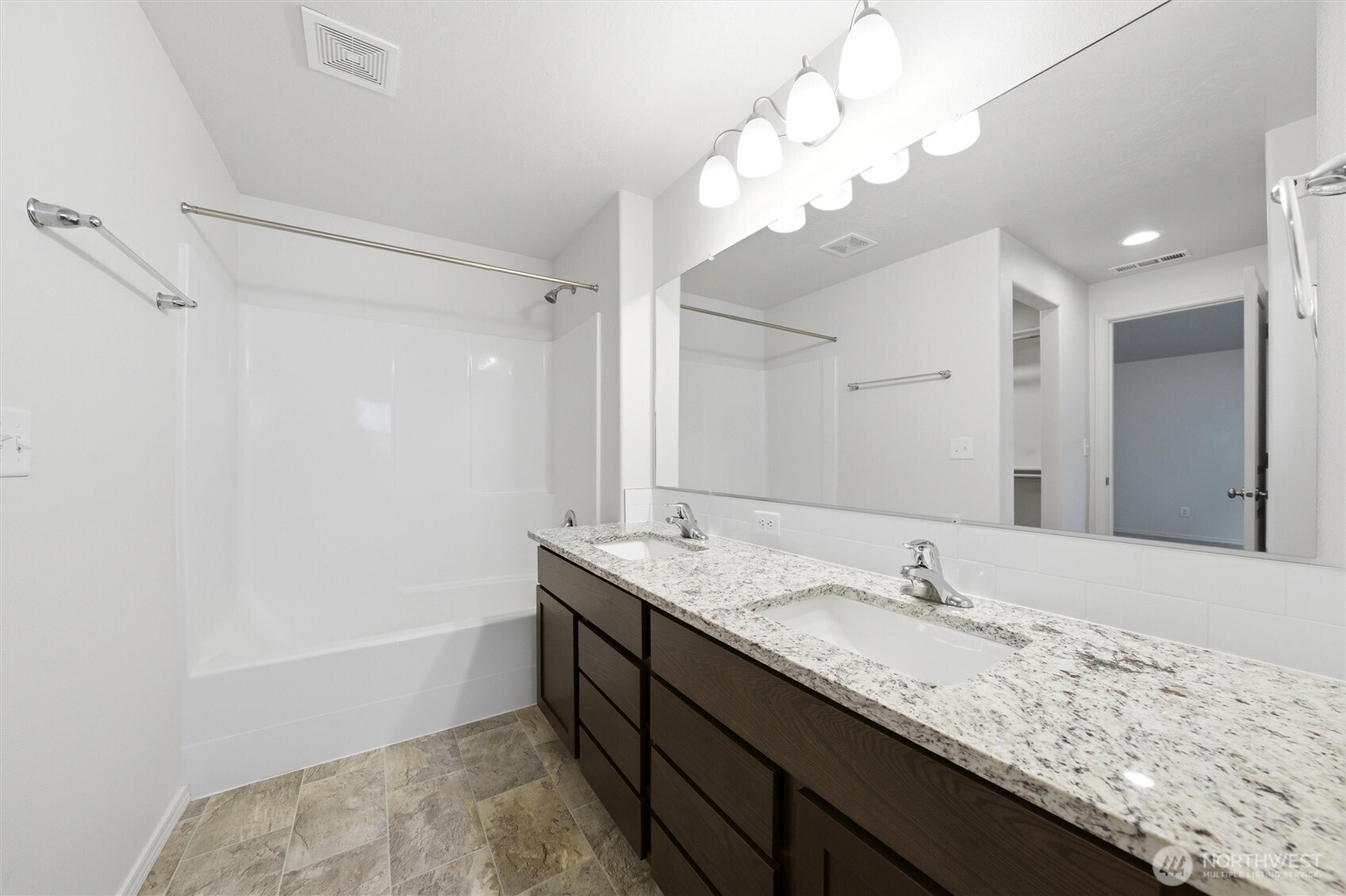1032 W Sequoia Road , Moses Lake, WA 98837