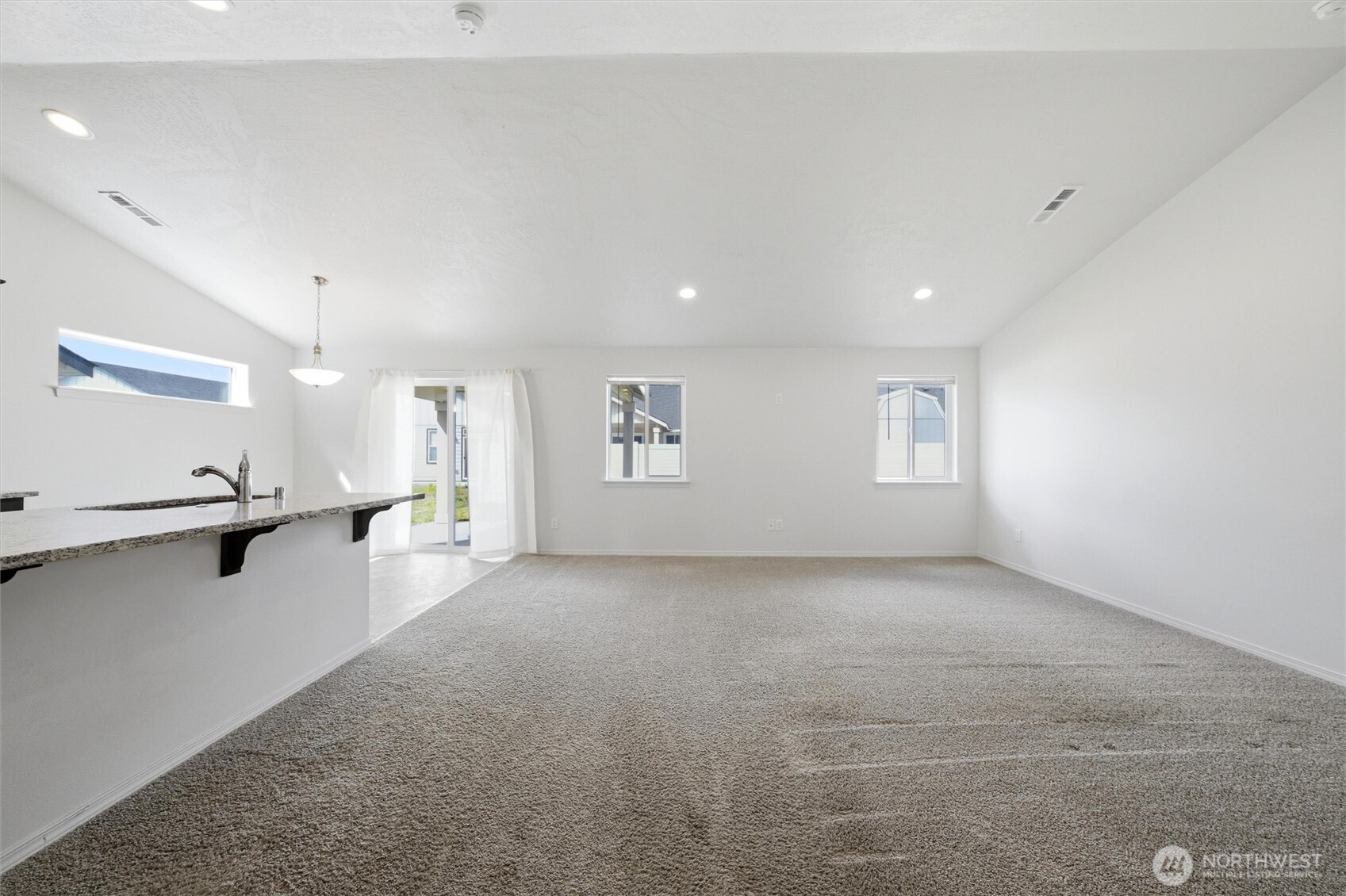 1032 W Sequoia Road , Moses Lake, WA 98837