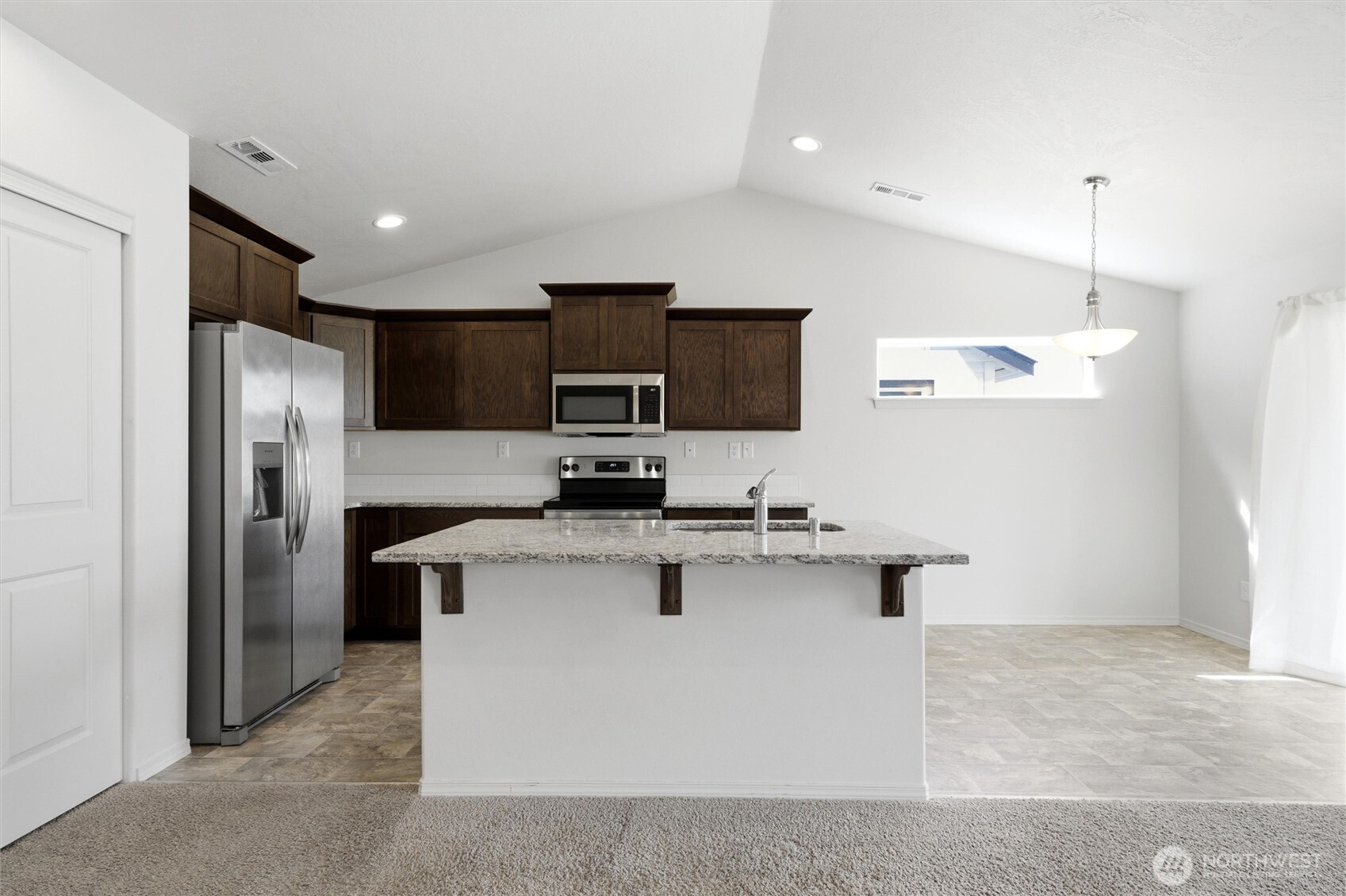 1032 W Sequoia Road , Moses Lake, WA 98837
