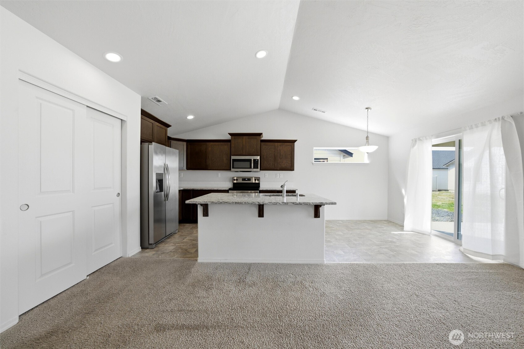1032 W Sequoia Road , Moses Lake, WA 98837
