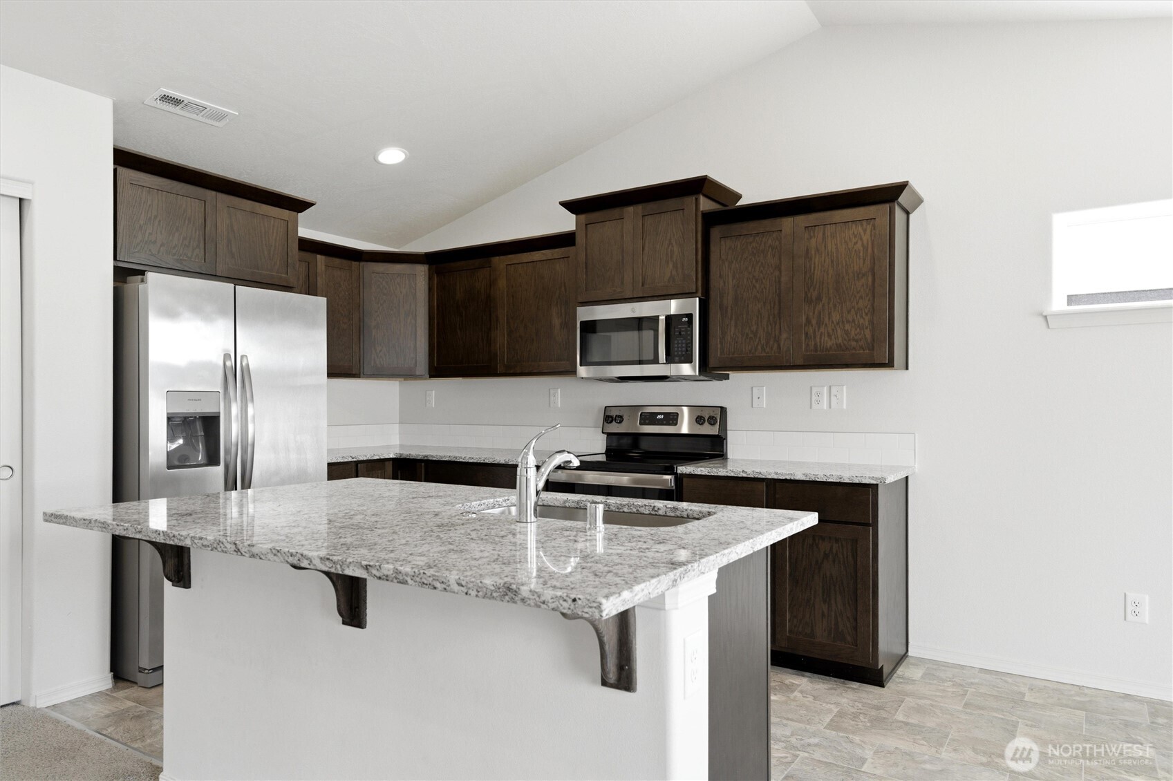 1032 W Sequoia Road , Moses Lake, WA 98837