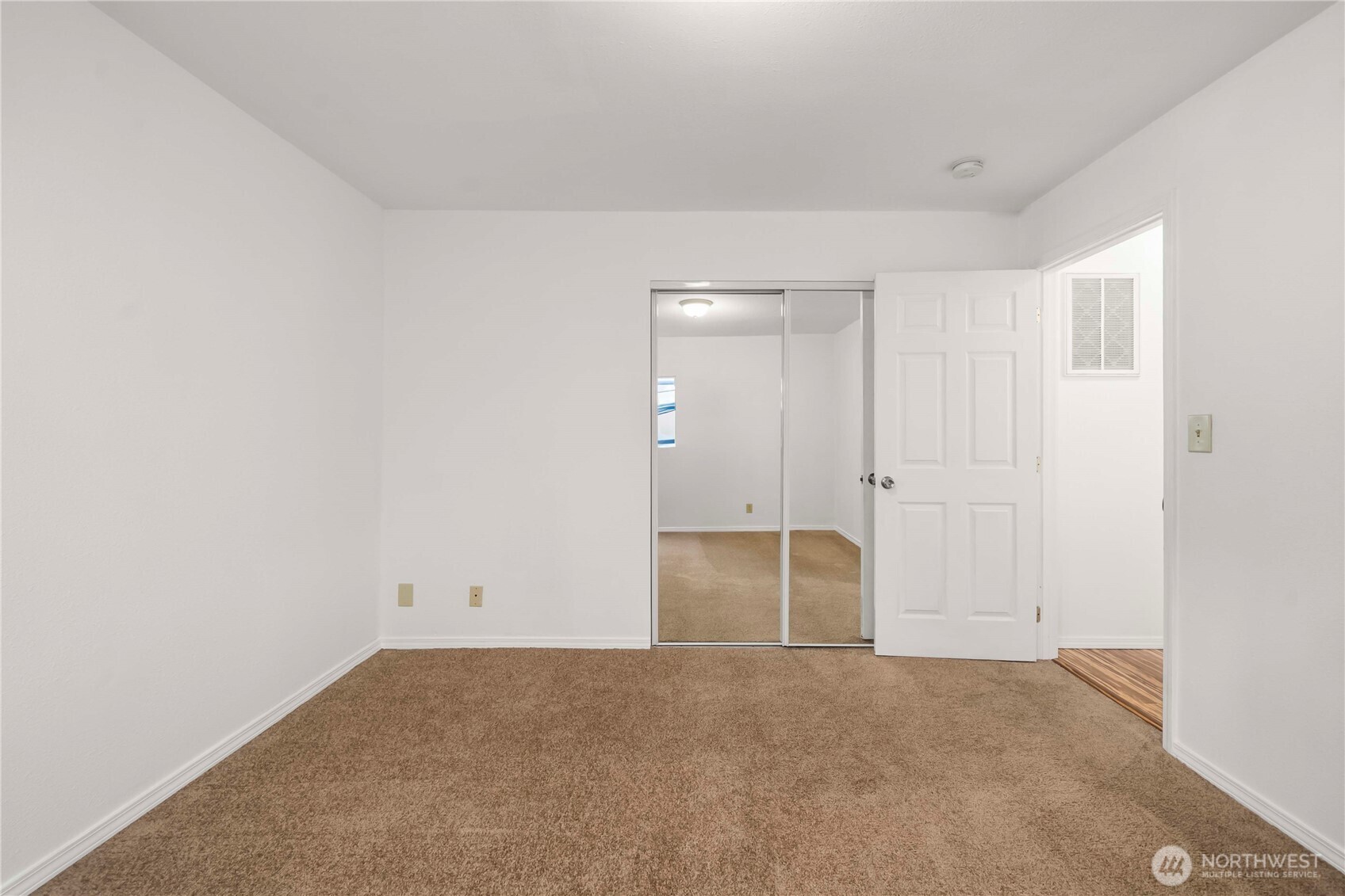25460 111th Avenue SE, Kent, WA 98030