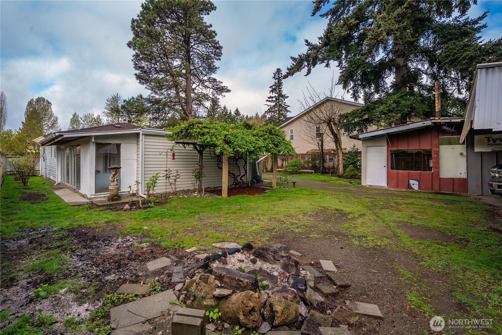 25460 111th Avenue SE, Kent, WA 98030