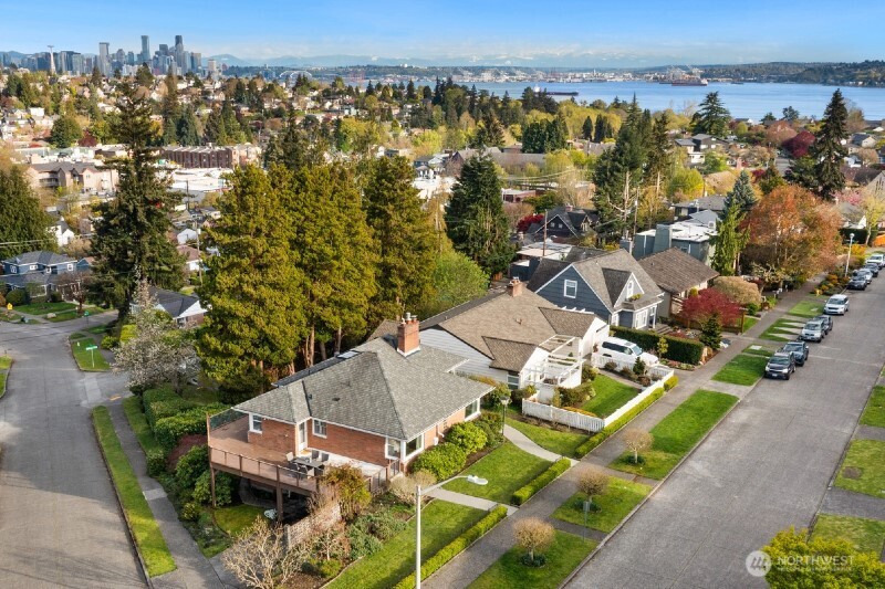 2462 36th Avenue W, Seattle, WA 98199