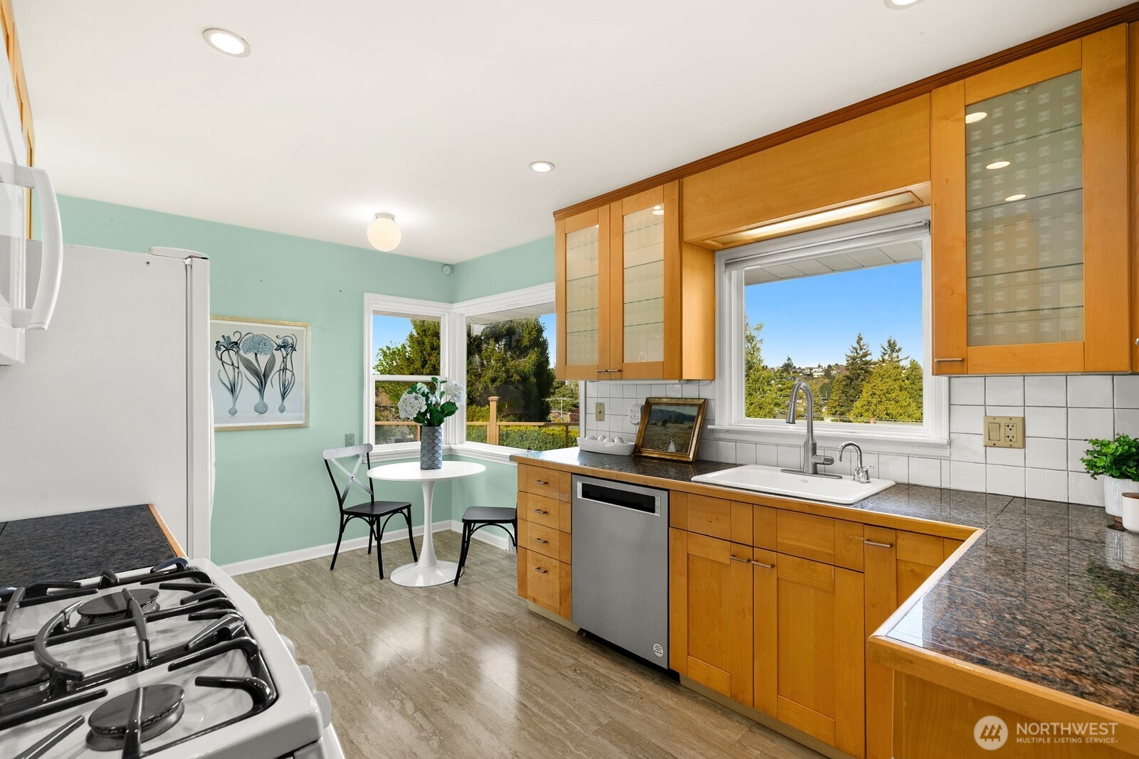 2462 36th Avenue W, Seattle, WA 98199