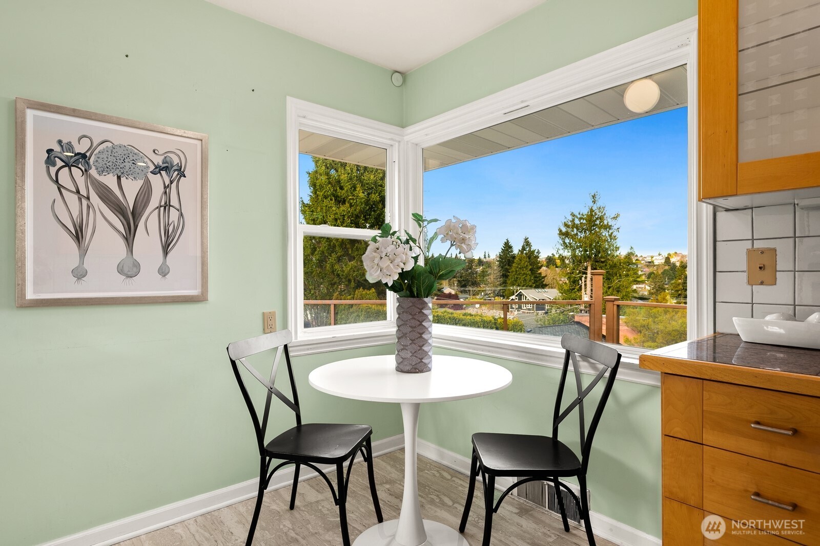 2462 36th Avenue W, Seattle, WA 98199