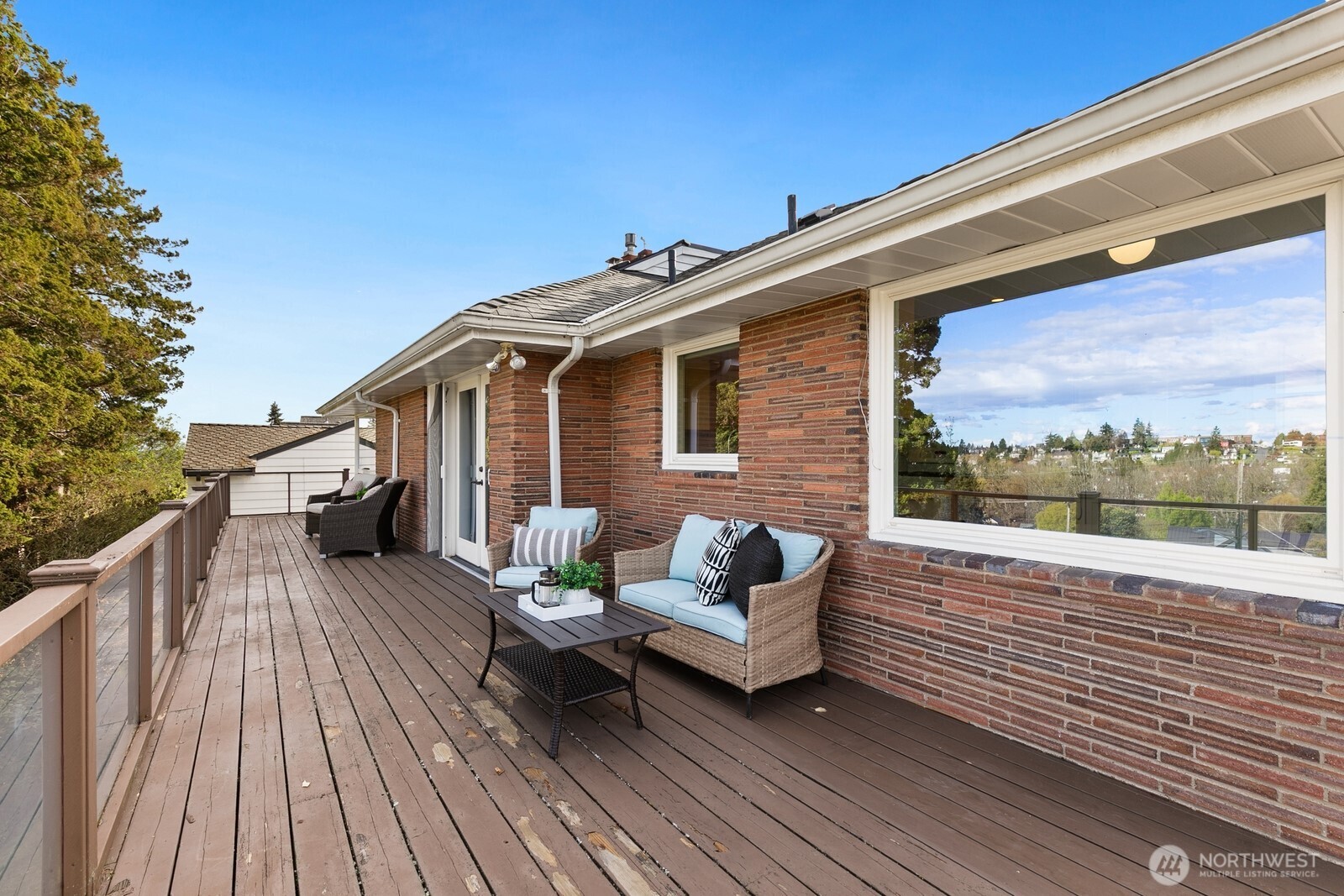 2462 36th Avenue W, Seattle, WA 98199