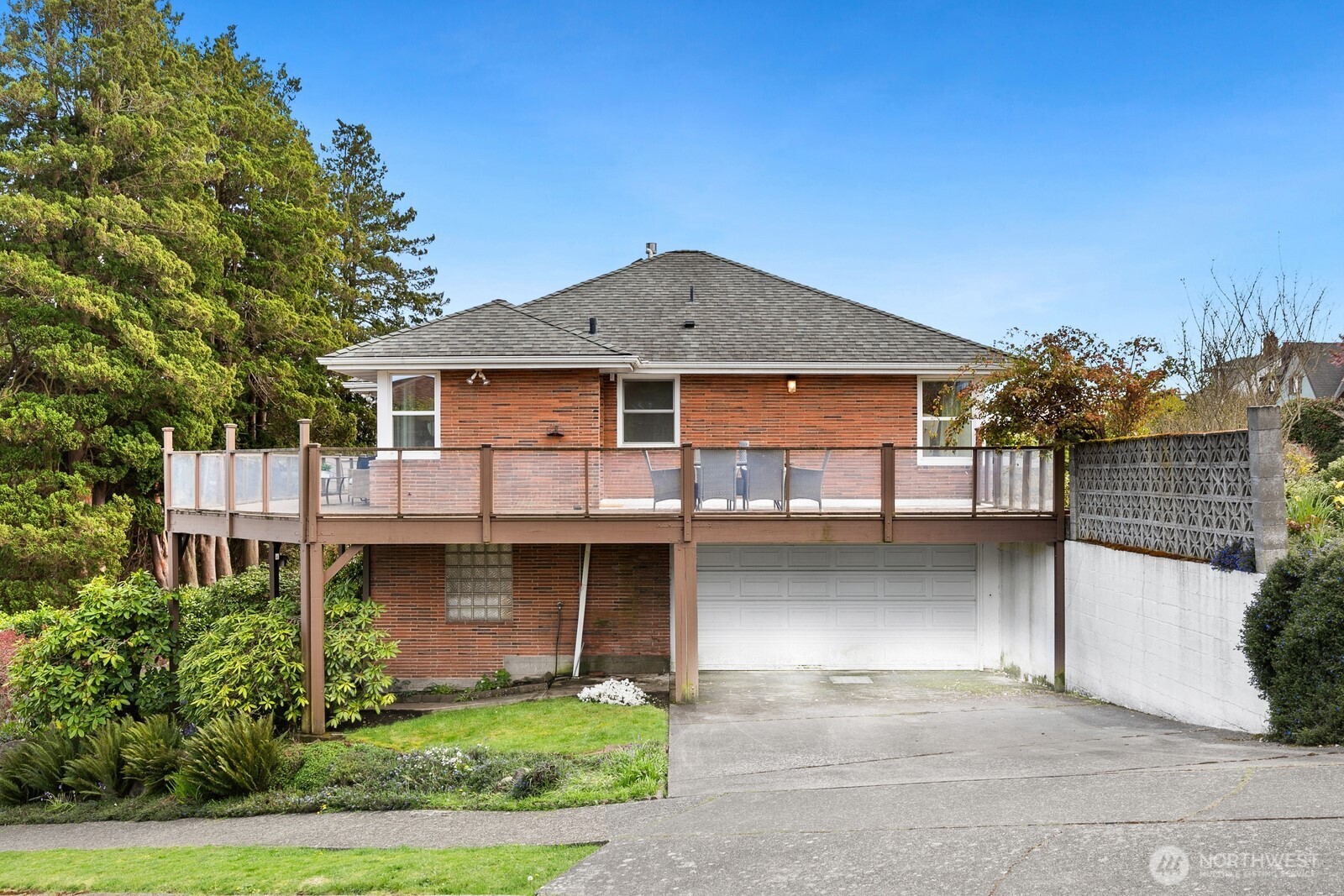 2462 36th Avenue W, Seattle, WA 98199