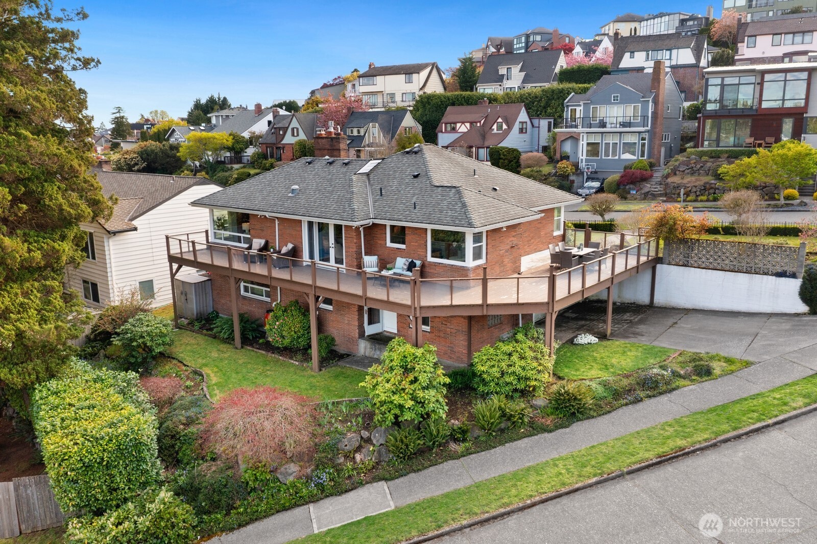 2462 36th Avenue W, Seattle, WA 98199