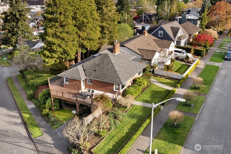 2462 36th Avenue W, Seattle, WA 98199