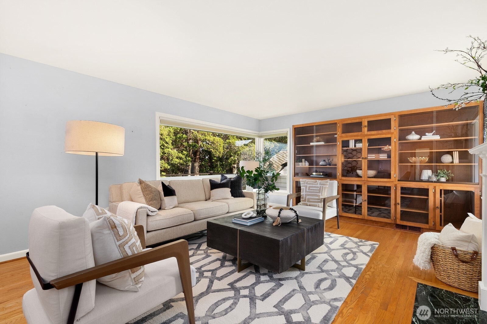 2462 36th Avenue W, Seattle, WA 98199