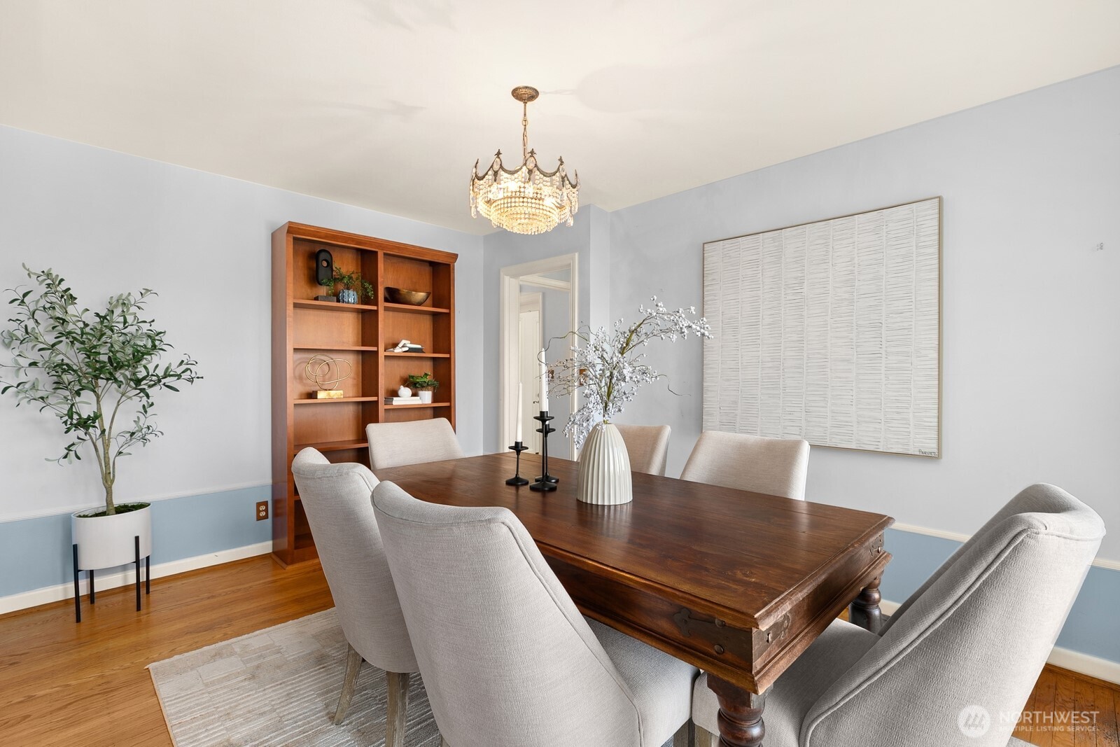 2462 36th Avenue W, Seattle, WA 98199