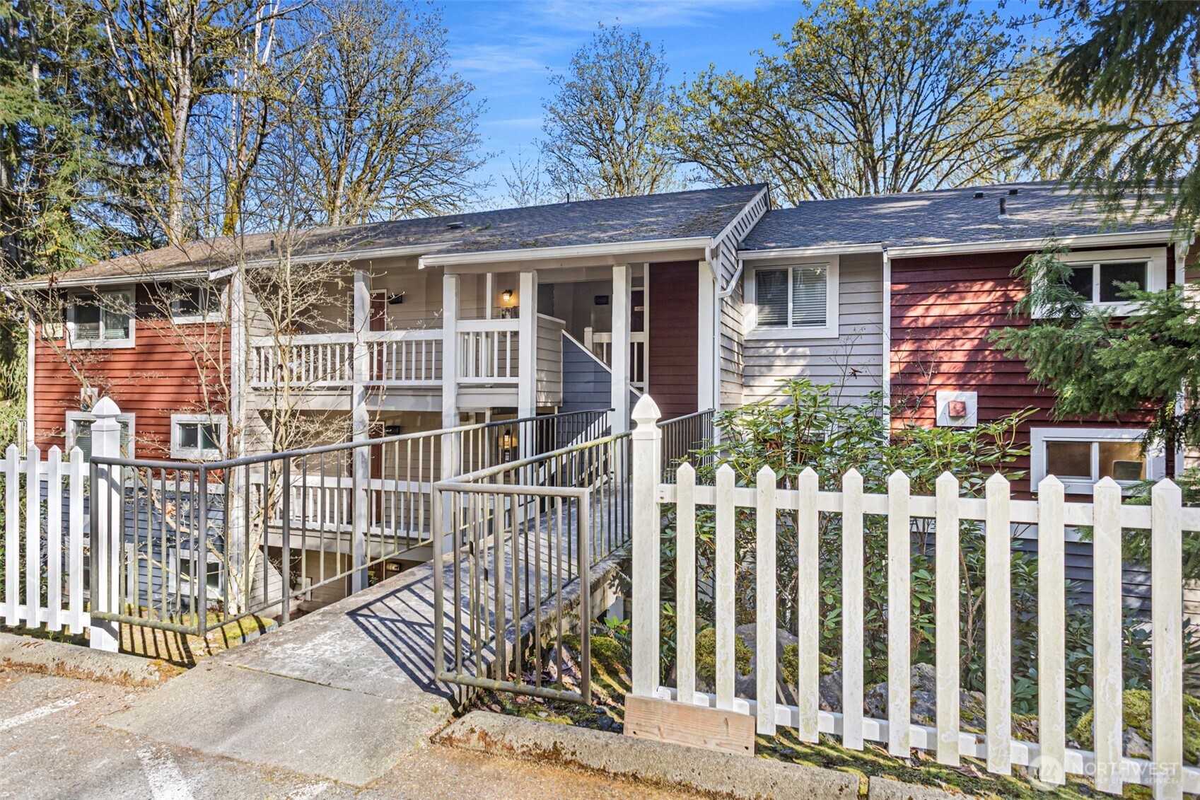 15230 S 43rd Street #C101, Bellevue, WA 98006