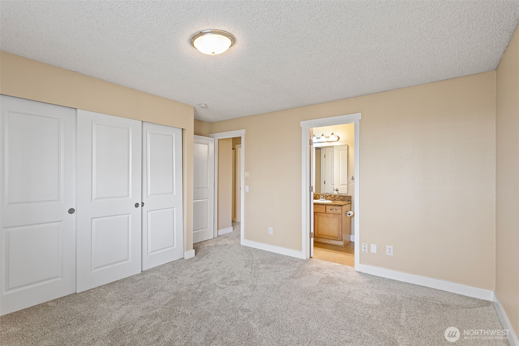 15230 S 43rd Street #C101, Bellevue, WA 98006