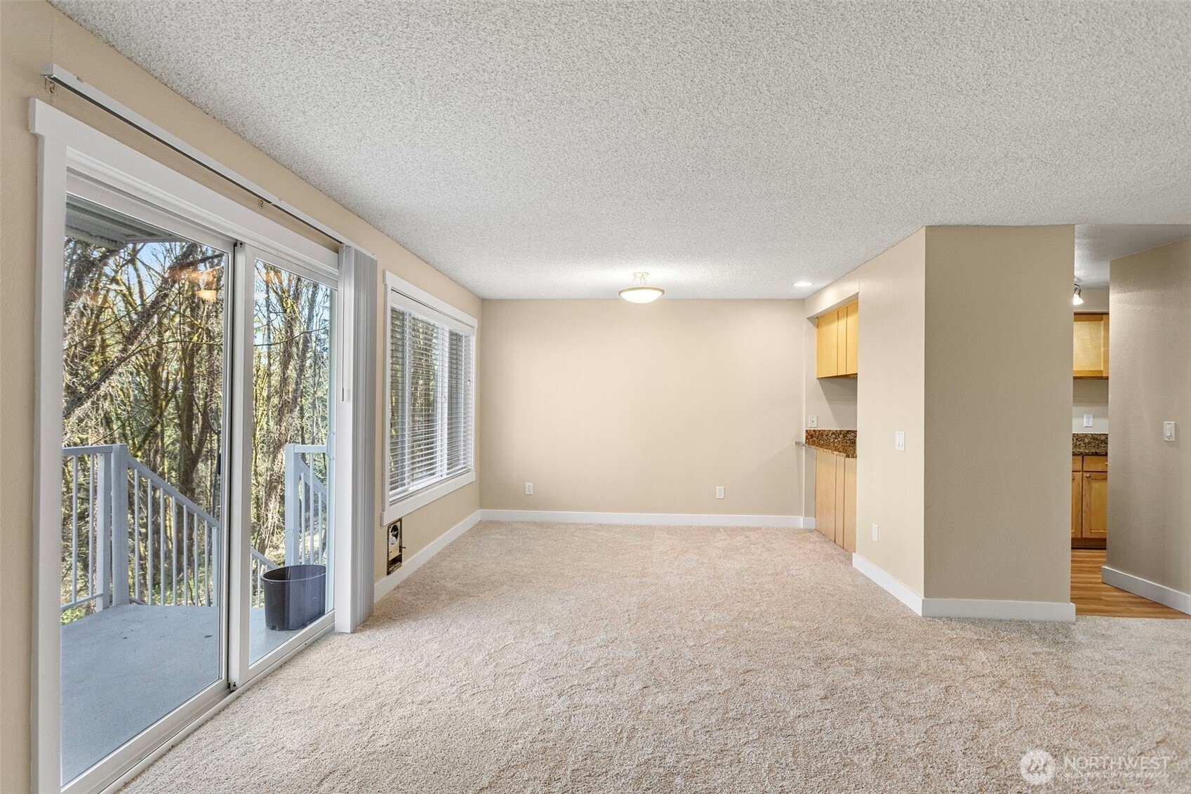 15230 S 43rd Street #C101, Bellevue, WA 98006