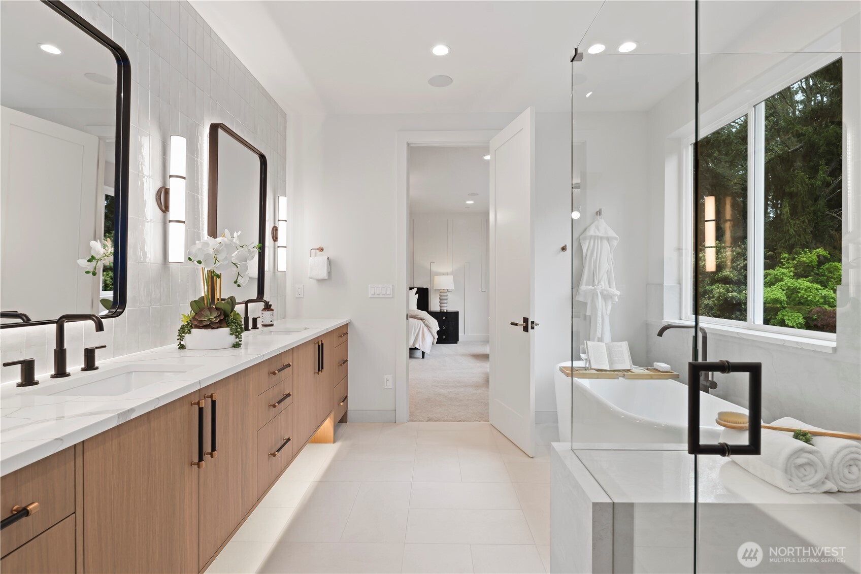 13310 NE 112th Place , Redmond, WA 98052
