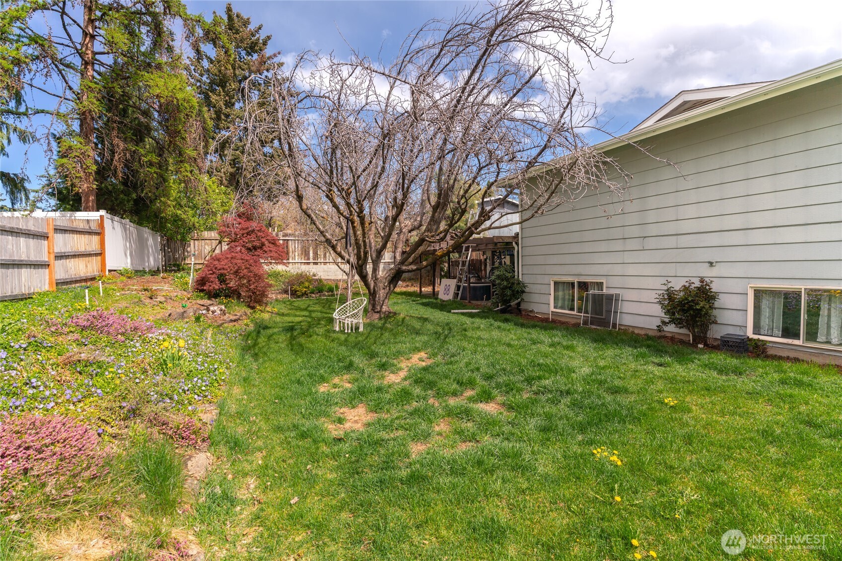 910 N Jennifer Lane , East Wenatchee, WA 98802