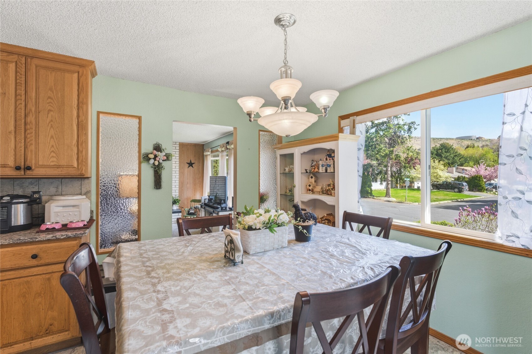910 N Jennifer Lane , East Wenatchee, WA 98802