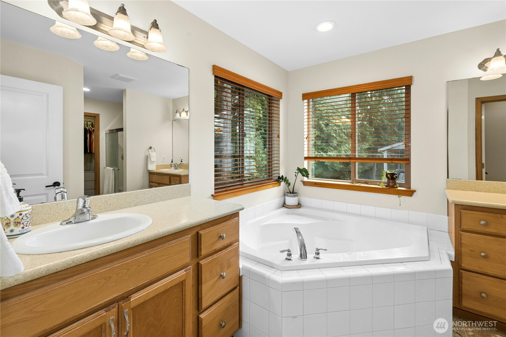 2517 NE Kevos Pond Drive , Poulsbo, WA 98370