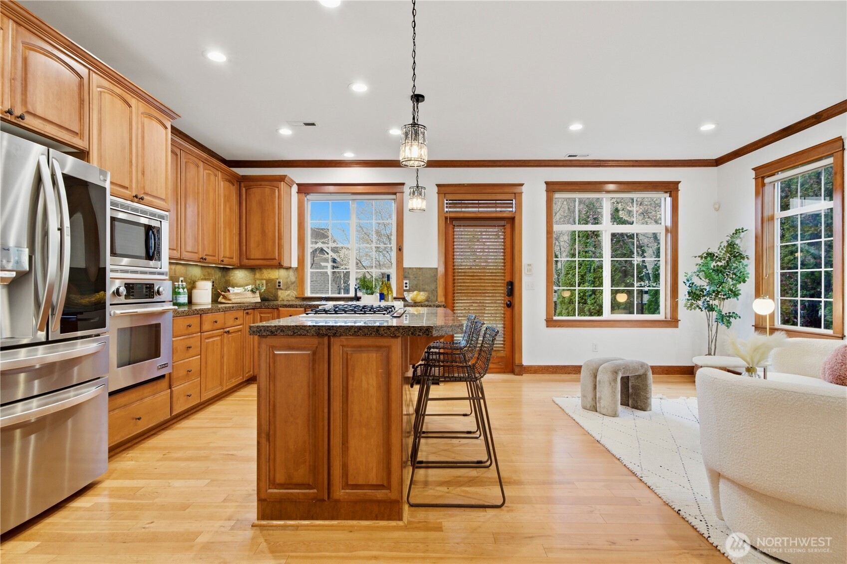 2557 NE Park Drive , Issaquah, WA 98029