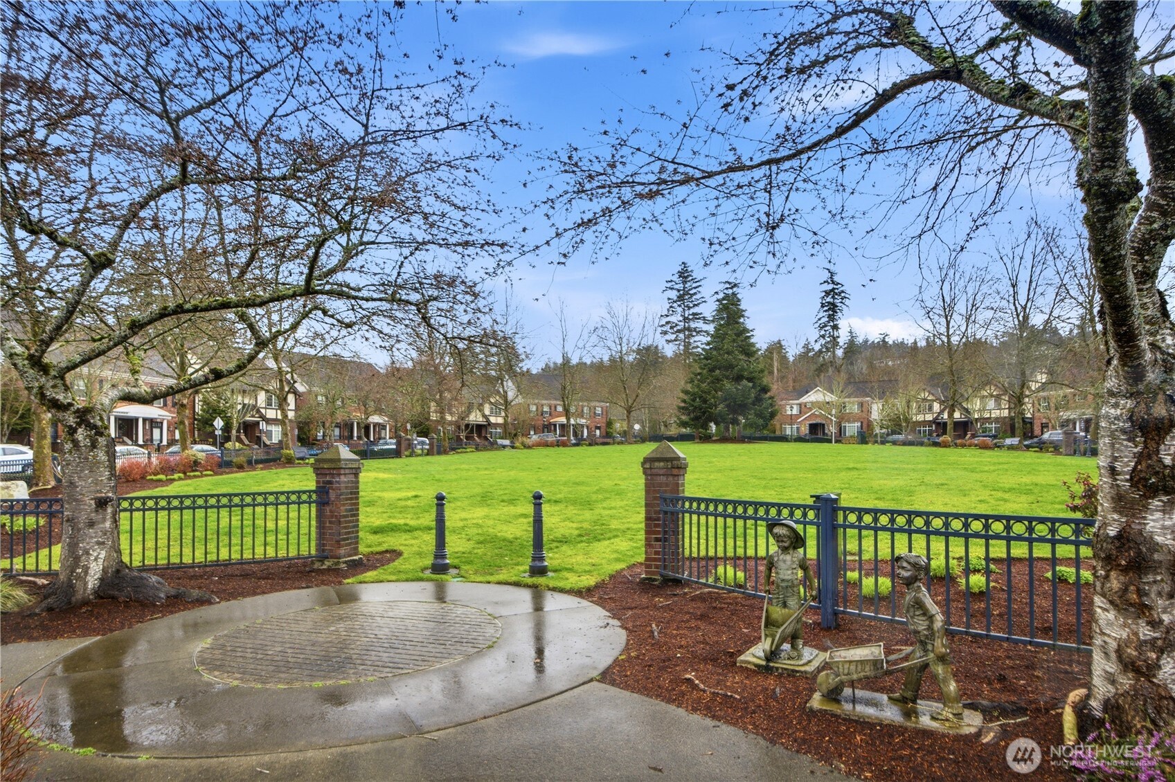 2557 NE Park Drive , Issaquah, WA 98029