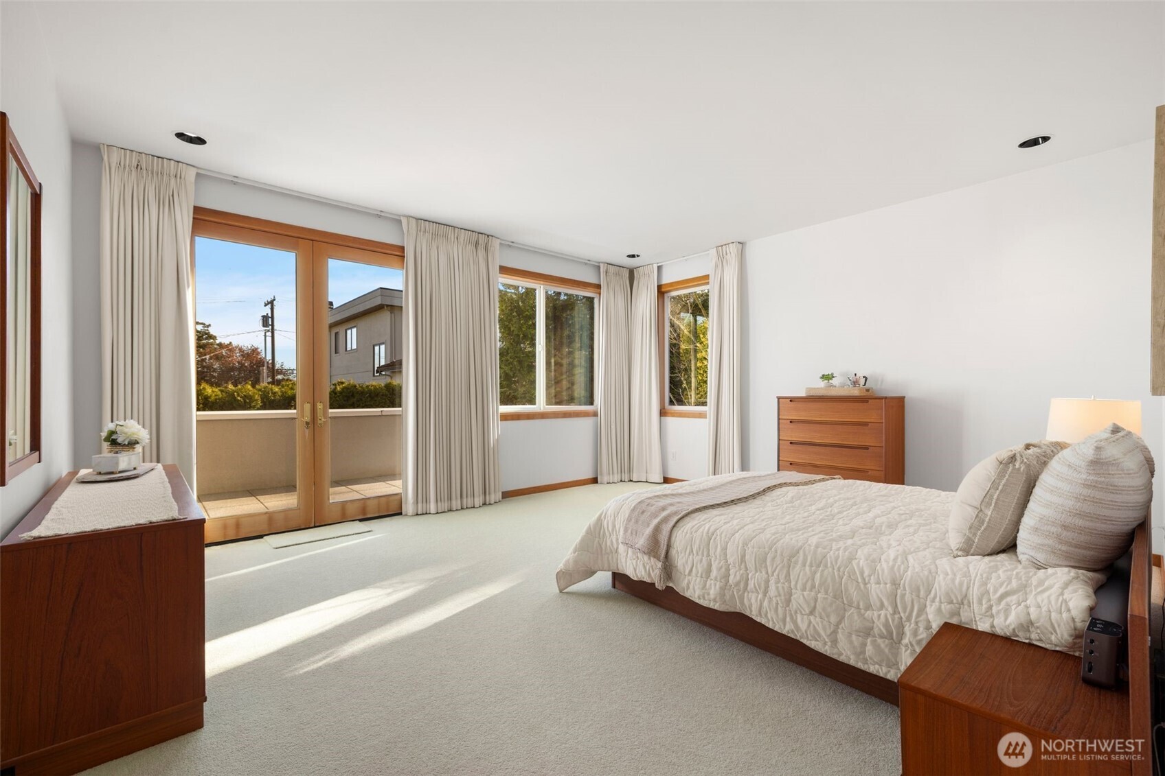 227 8th Avenue , Kirkland, WA 98033