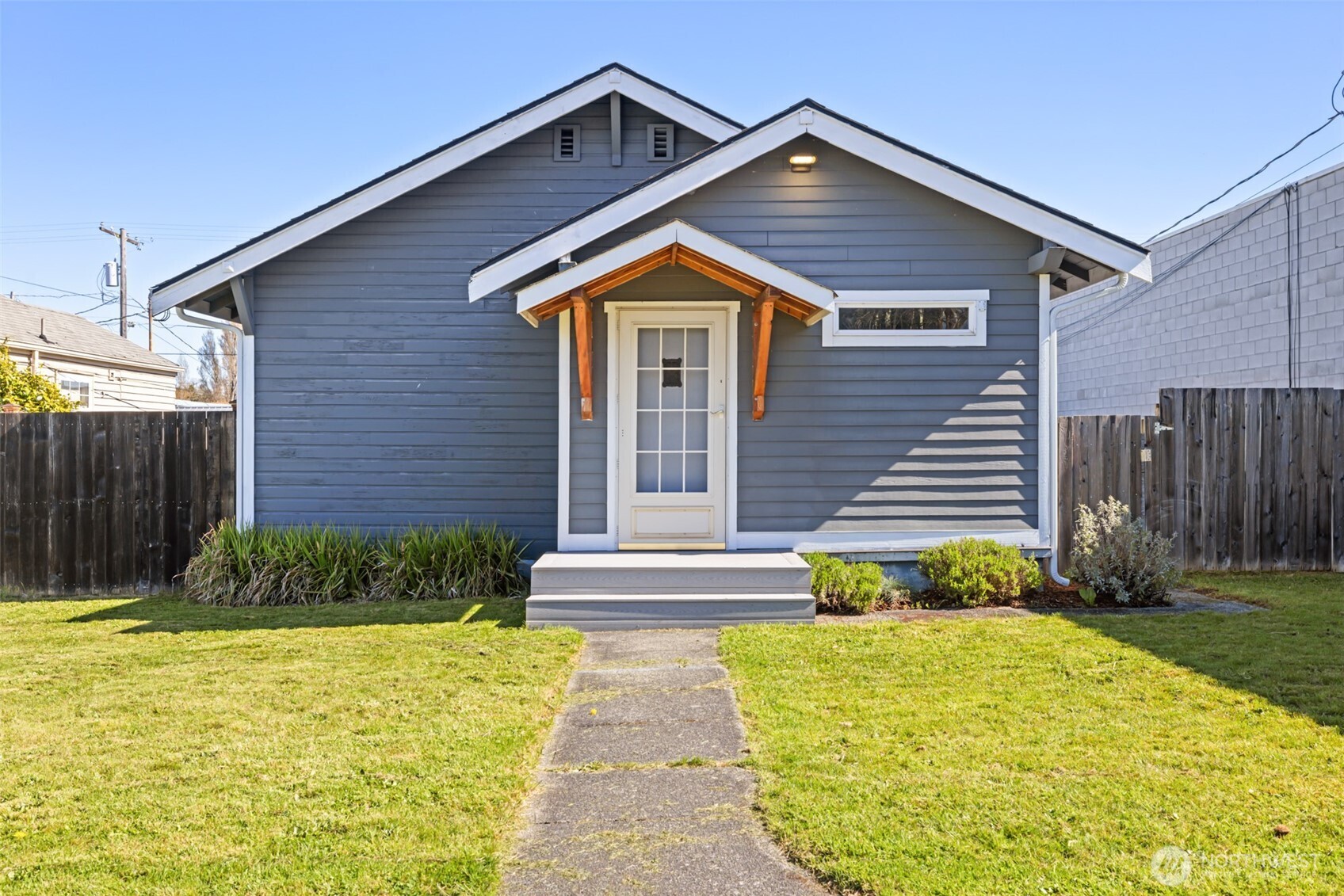 529 E 2nd Street , Port Angeles, WA 98362