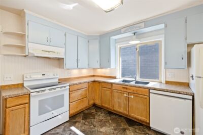 529 E 2nd Street , Port Angeles, WA 98362 - Photo 18