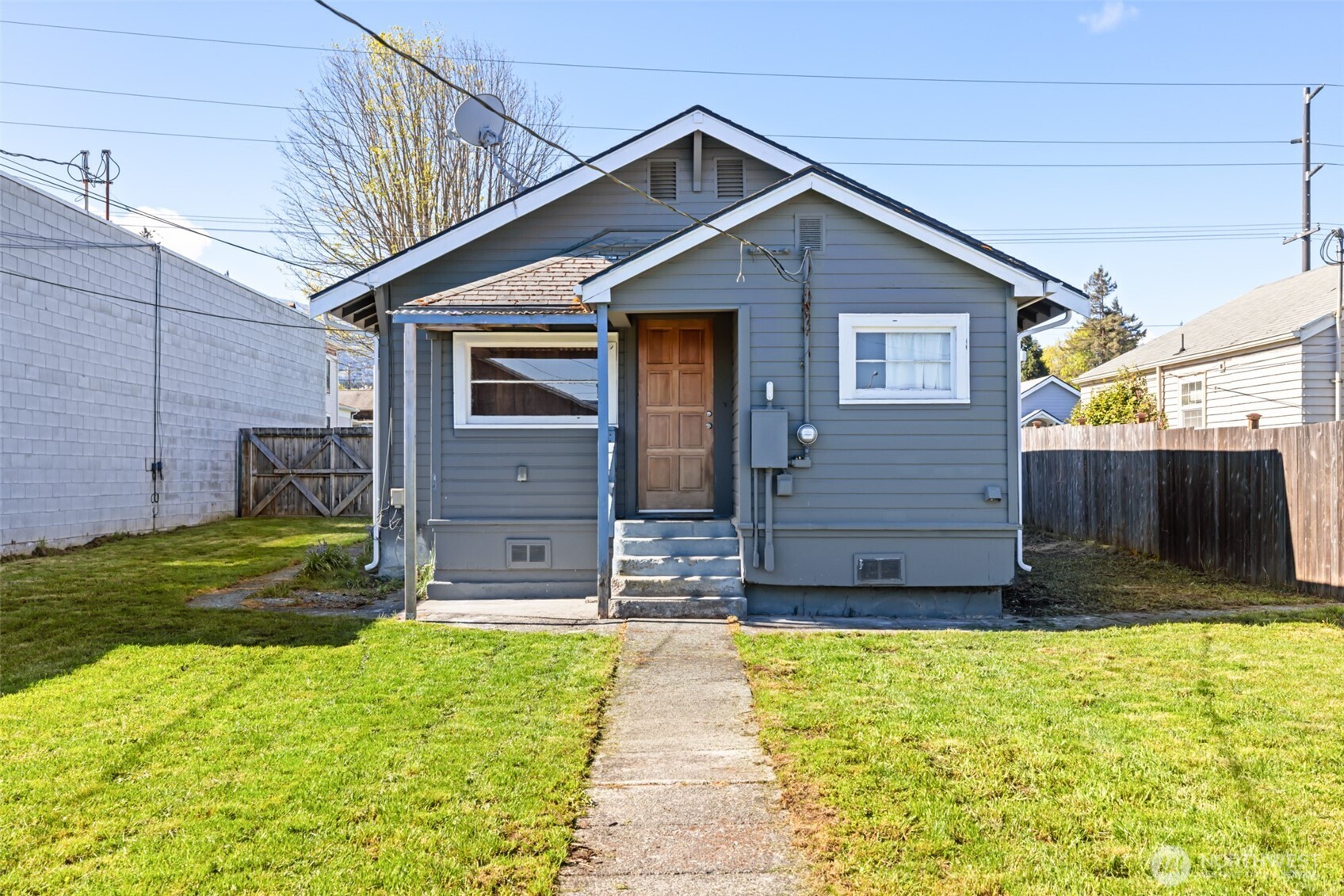 529 E 2nd Street , Port Angeles, WA 98362