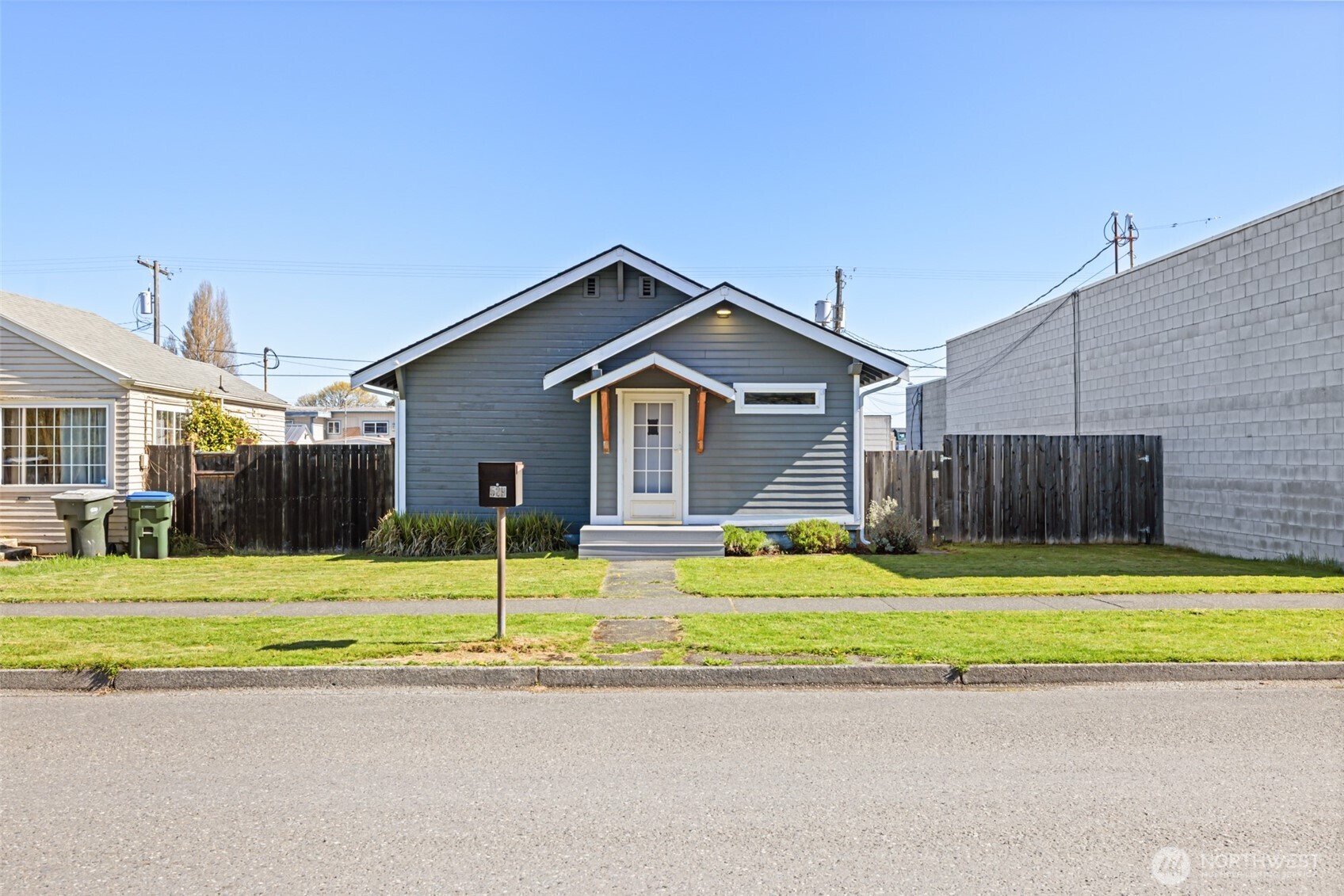 529 E 2nd Street , Port Angeles, WA 98362