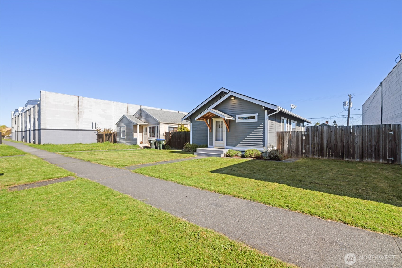 529 E 2nd Street , Port Angeles, WA 98362