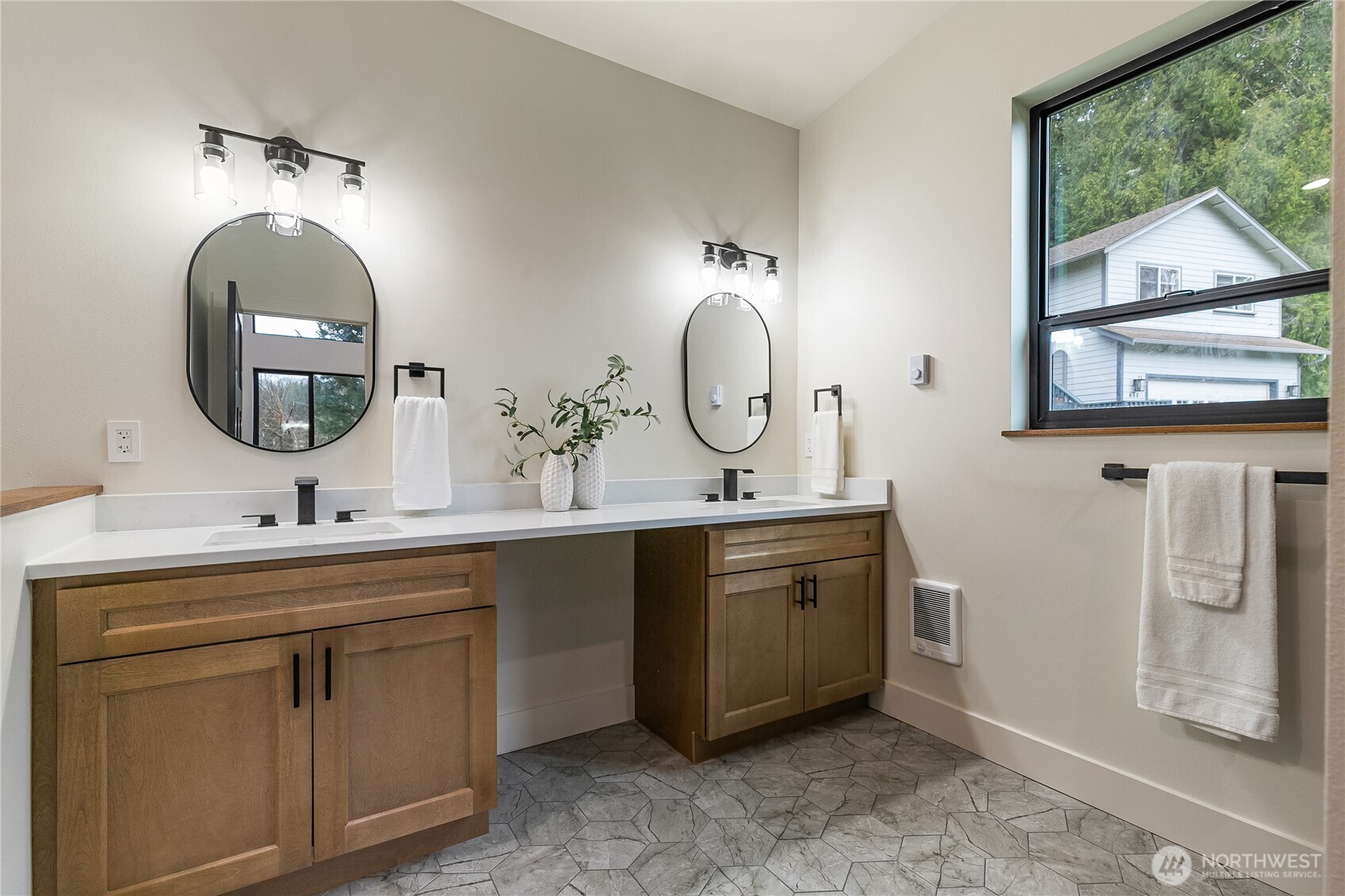 647 Rainbow Drive , Sedro Woolley, WA 98284