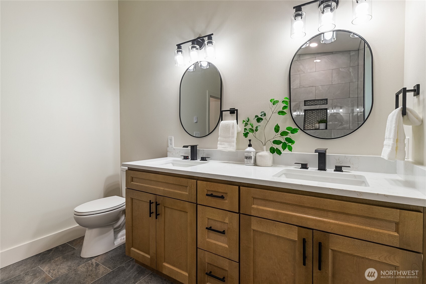 647 Rainbow Drive , Sedro Woolley, WA 98284