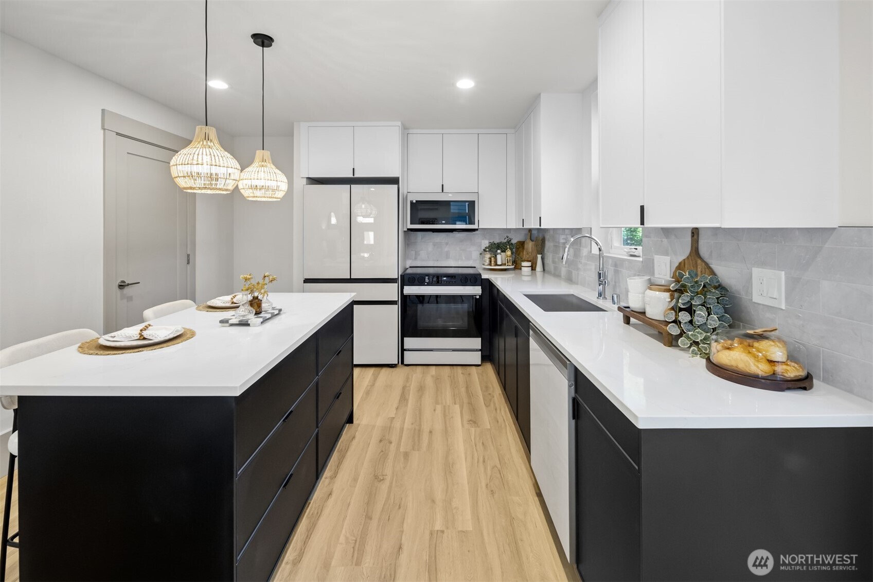 2935 39th Avenue SW, Seattle, WA 98116