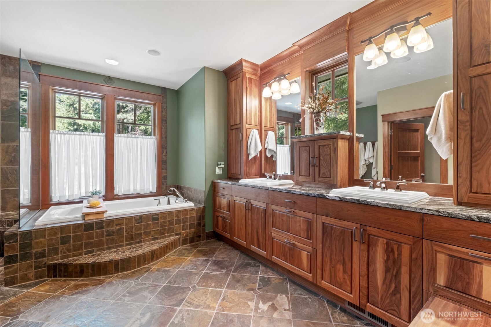 18350 Beaver Valley Road , Leavenworth, WA 98826