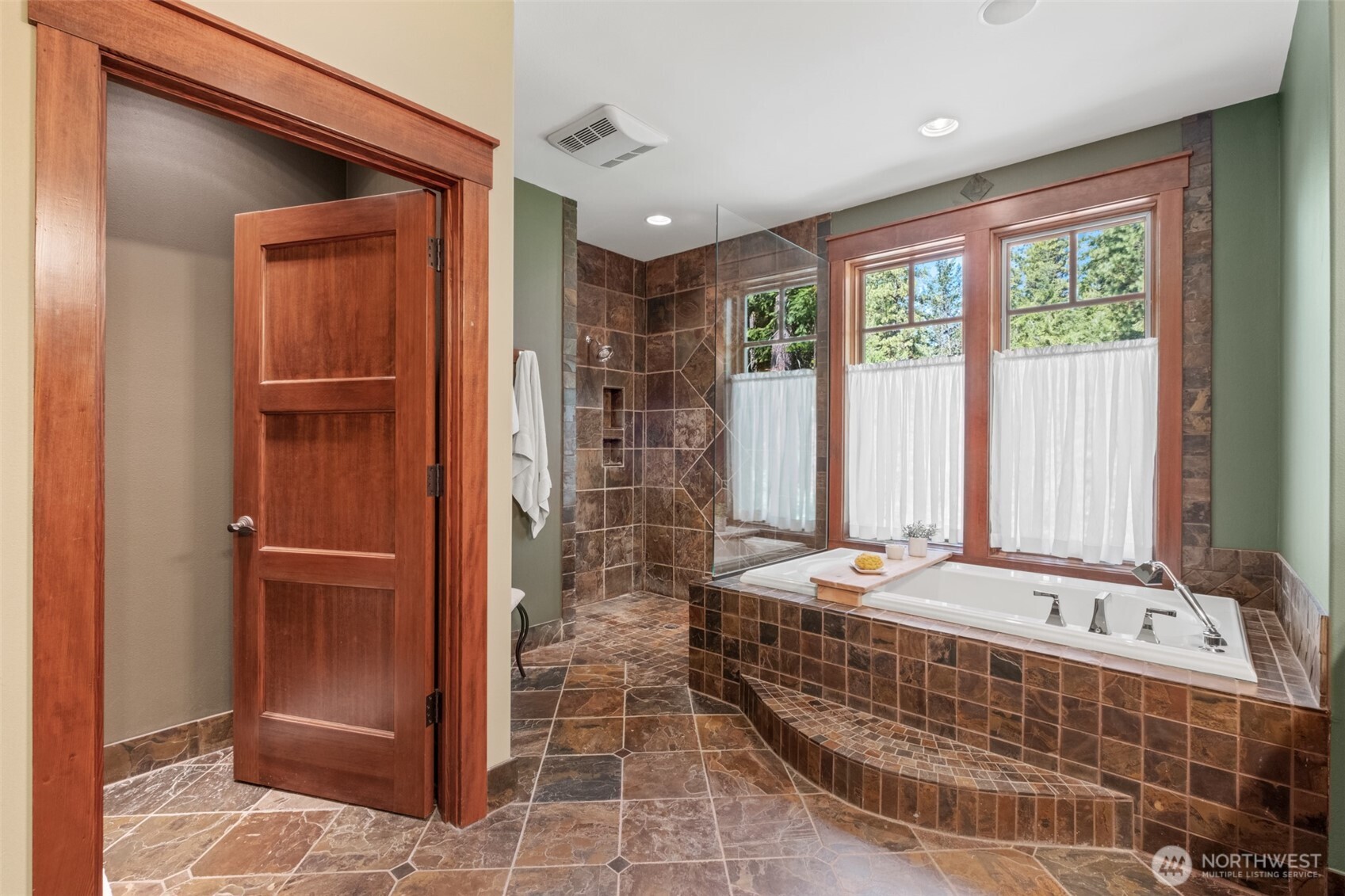 18350 Beaver Valley Road , Leavenworth, WA 98826