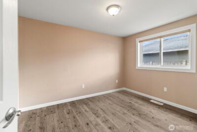 914 S 28th Street , Mount Vernon, WA 98274 - Photo 28