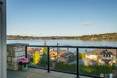 15517 Lake Shore Boulevard NE, Lake Forest Park, WA 98155 - Photo 2