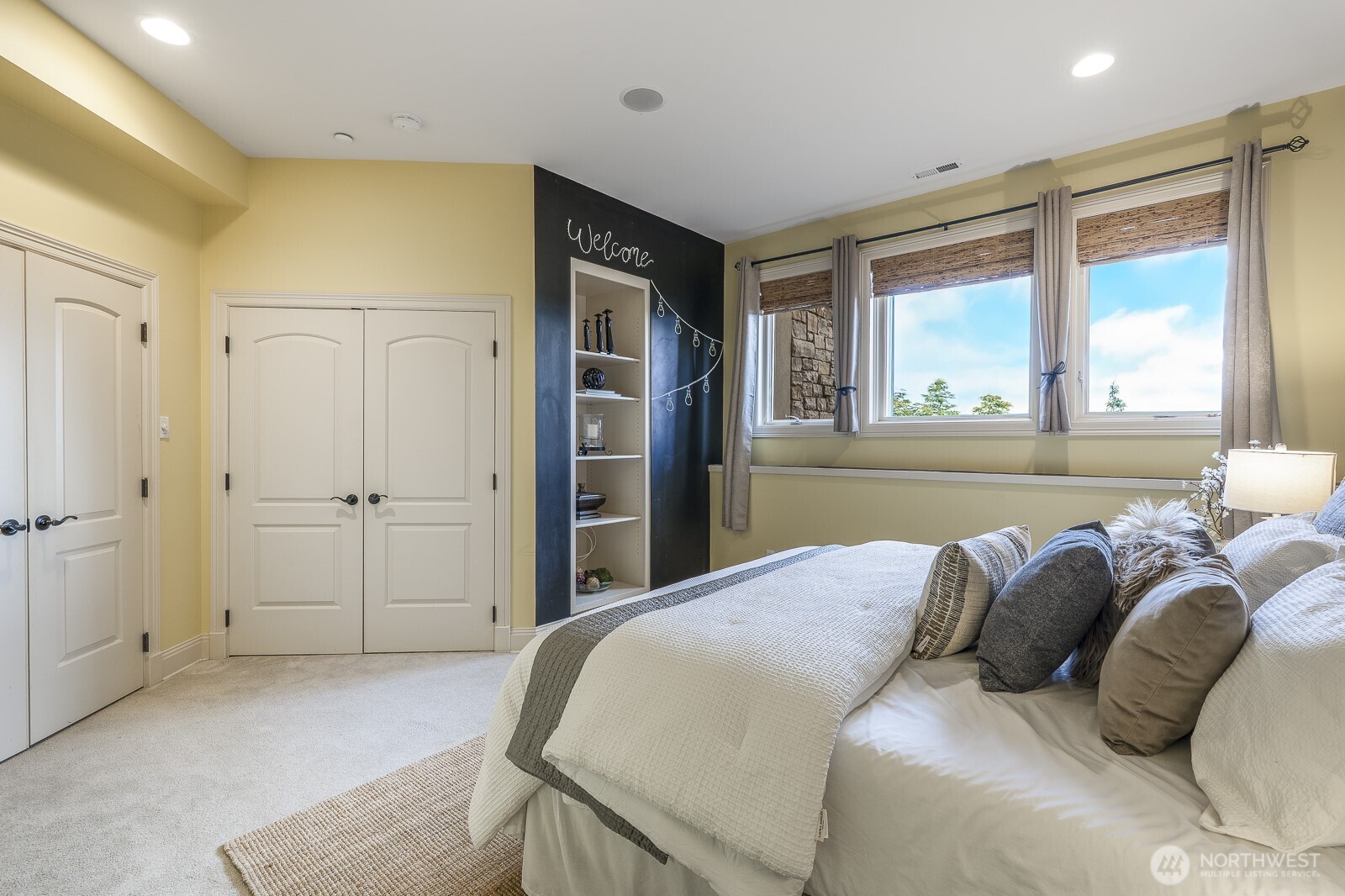 15517 Lake Shore Boulevard NE, Lake Forest Park, WA 98155