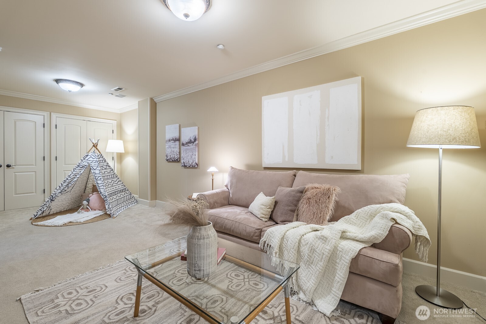 15517 Lake Shore Boulevard NE, Lake Forest Park, WA 98155