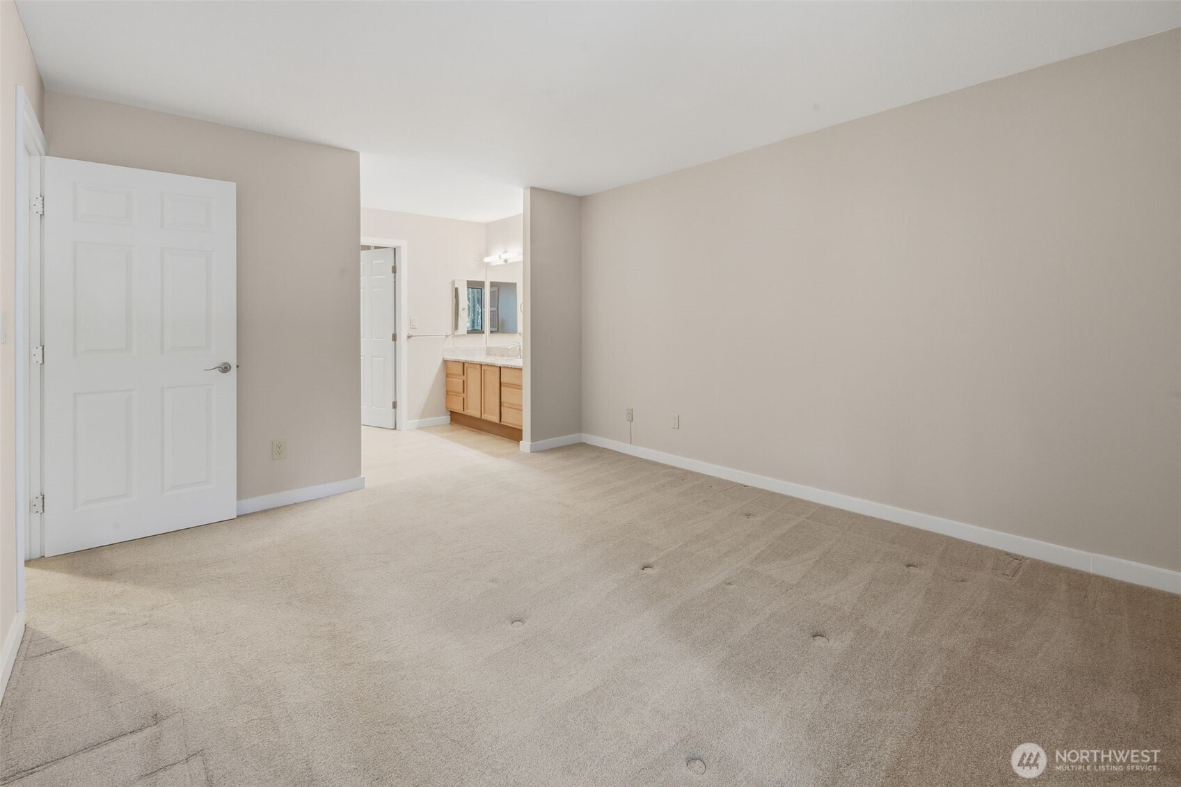 22211 Cliff Avenue S #104, Des Moines, WA 98198
