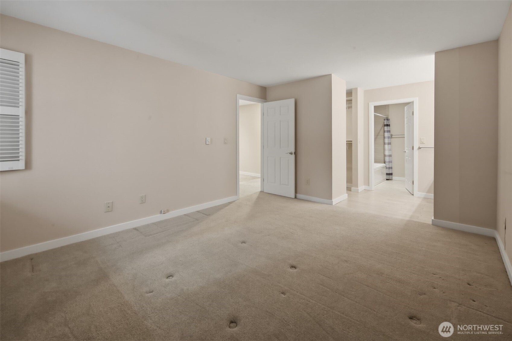 22211 Cliff Avenue S #104, Des Moines, WA 98198