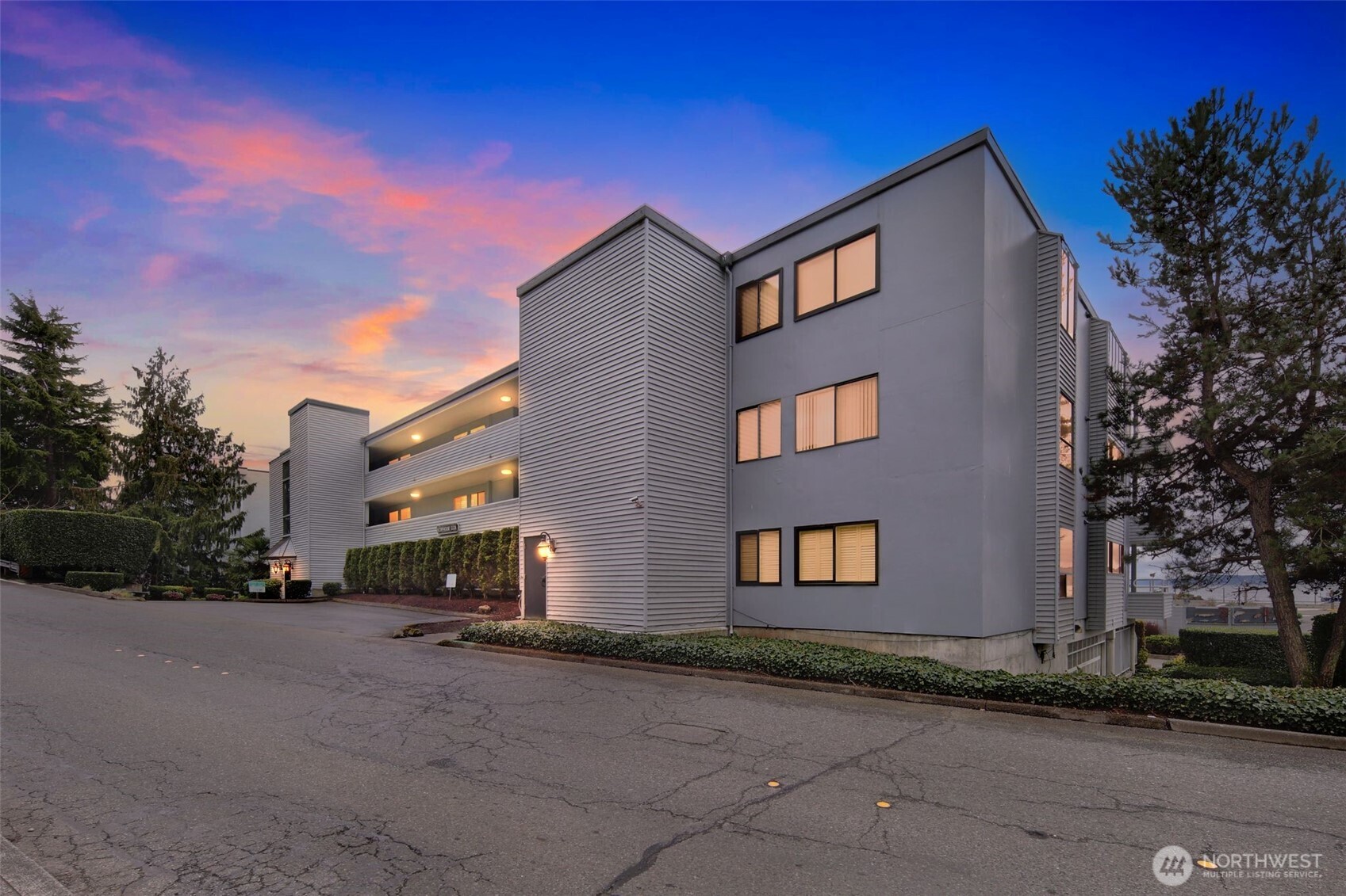 22211 Cliff Avenue S #104, Des Moines, WA 98198