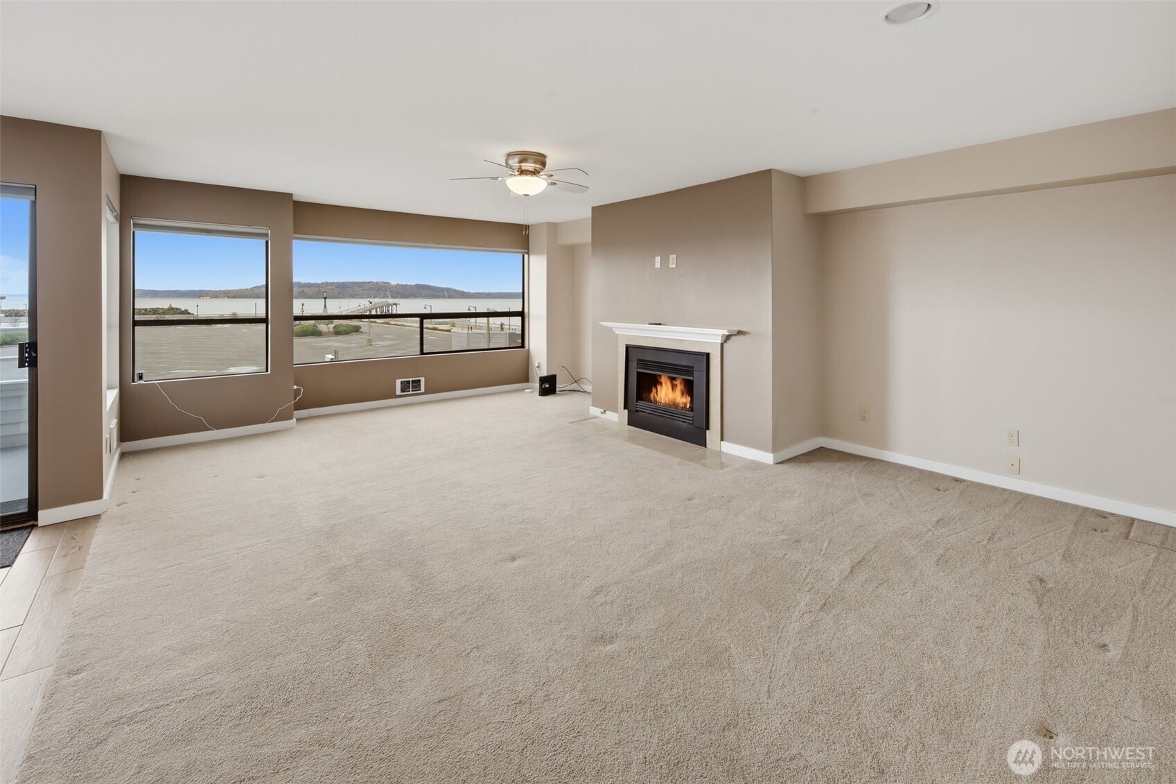 22211 Cliff Avenue S #104, Des Moines, WA 98198
