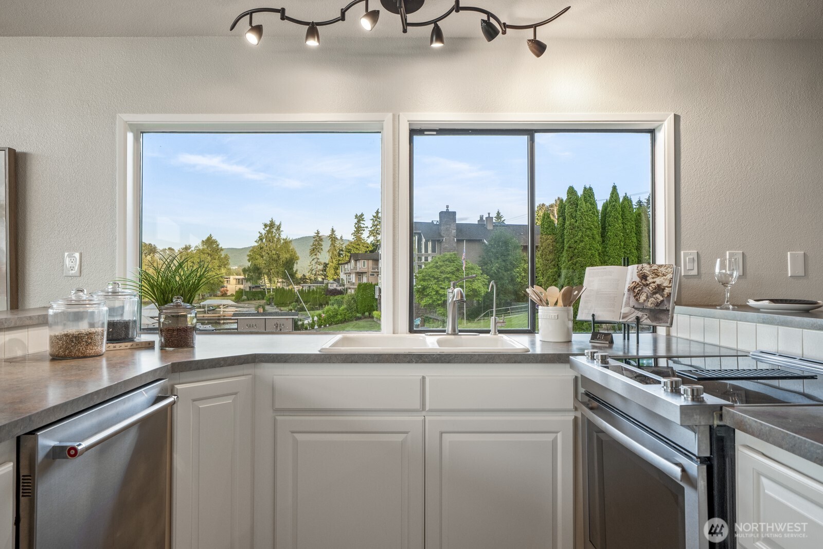 5110 NW Sammamish Road , Issaquah, WA 98027